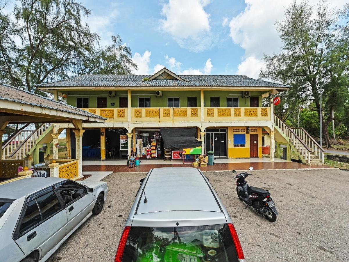 Oyo 90315 Chalet Pantai Rantau Panjang Kuala Rompin Εξωτερικό φωτογραφία