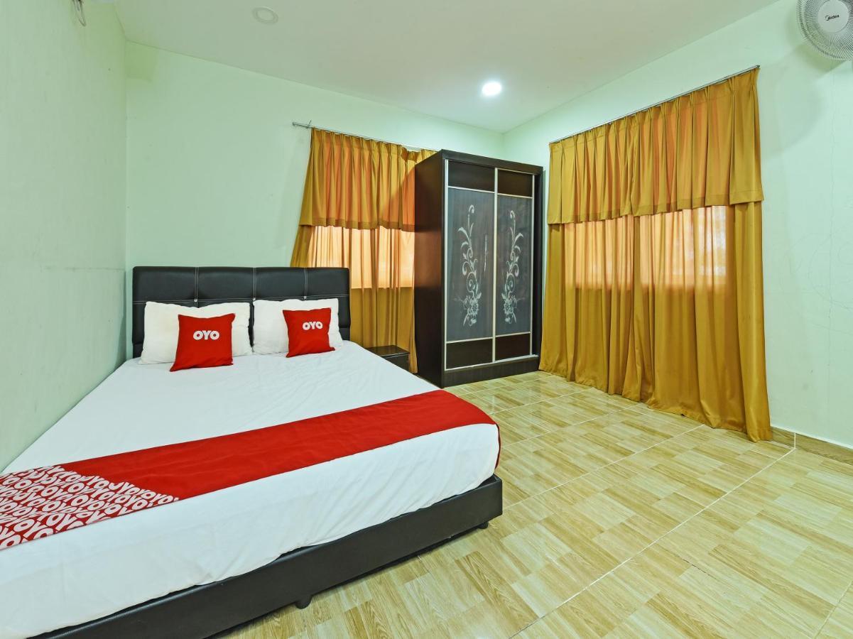 Oyo 90315 Chalet Pantai Rantau Panjang Kuala Rompin Εξωτερικό φωτογραφία