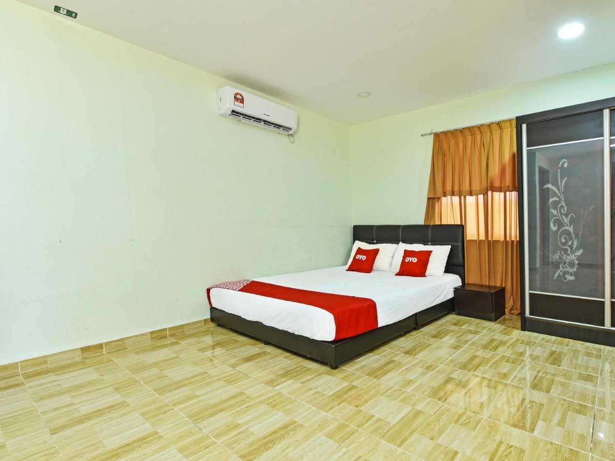 Oyo 90315 Chalet Pantai Rantau Panjang Kuala Rompin Εξωτερικό φωτογραφία